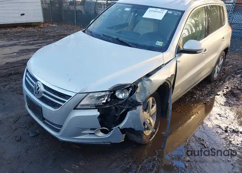 2010 Volkswagen Tiguan Wolfsburg Edition z USA, uszkodzony, nr VIN WVGAV7AX8AW001739